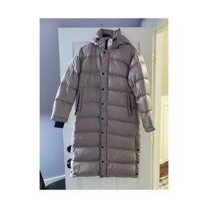 TNA The Super Puff™ Long Iridescent Rose Quartz